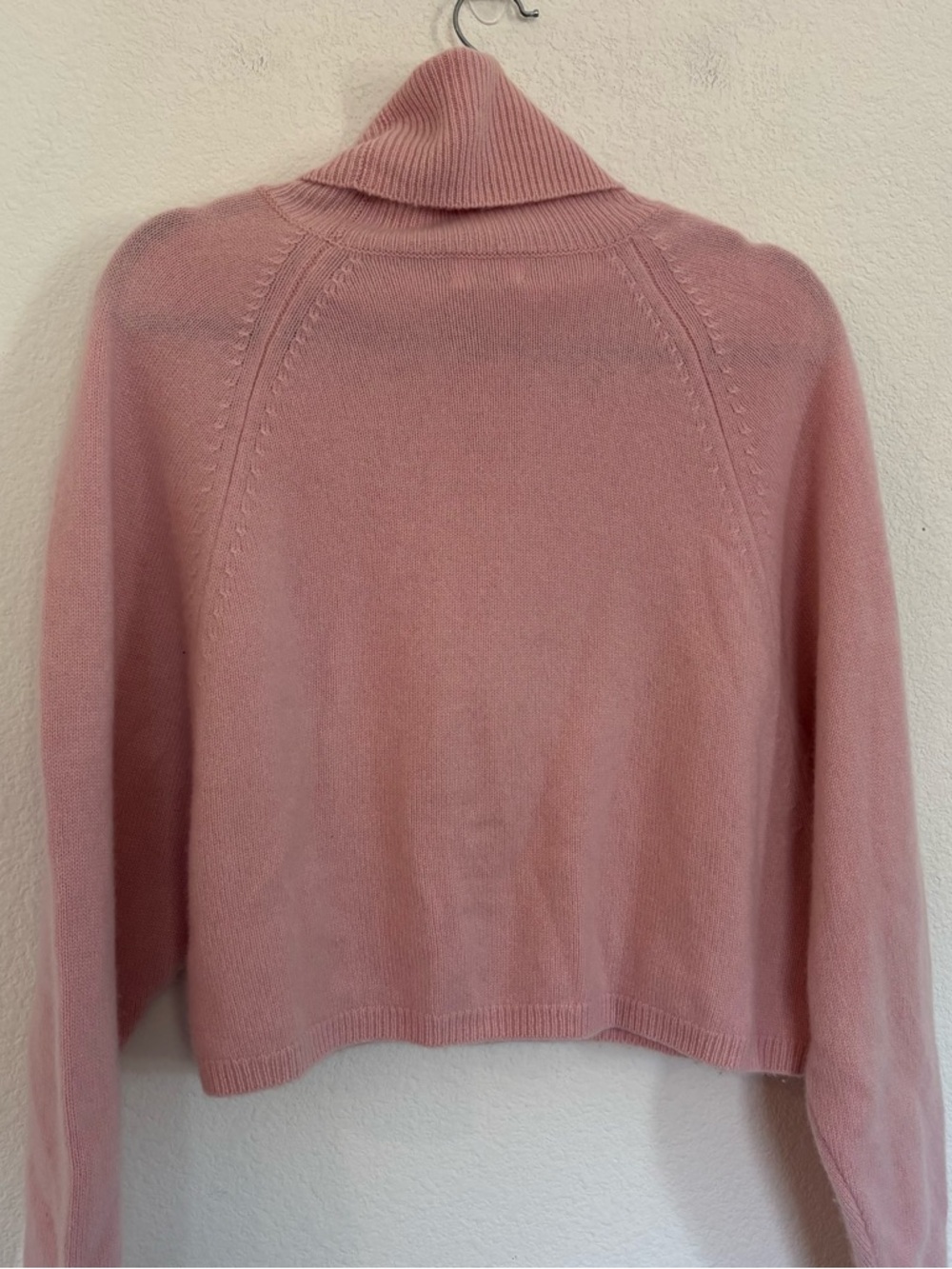 Wilfred Aritzia 100% Cashmere Pink Turtleneck Cropped Sweater - Picture 4 of 5